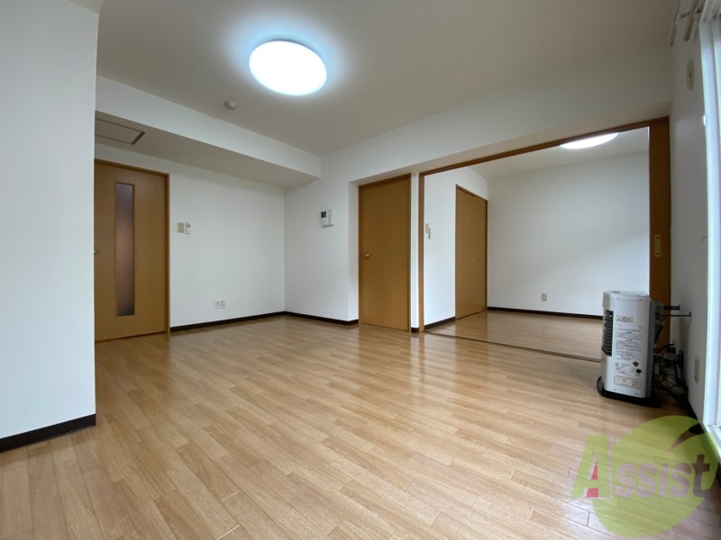 居室・リビング　広くてキレイなお部屋が広がっていて、充実した生活が送れそう。