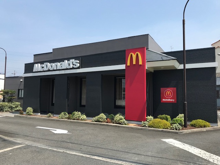 飲食店　マクドナルド 東寝屋川店（飲食店）まで351m