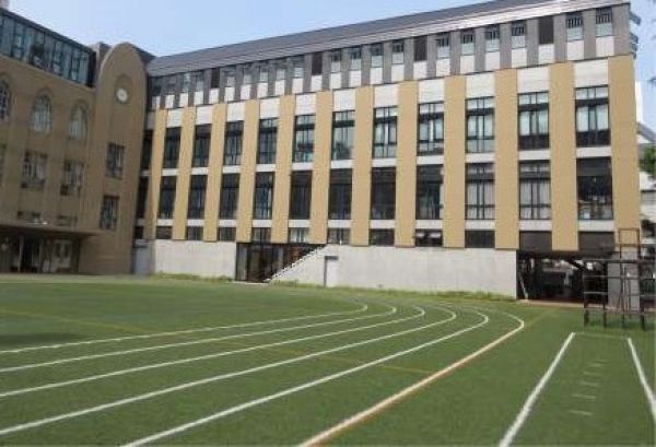 幼稚園・保育園　千代田区立九段幼稚園（幼稚園・保育園）まで142m