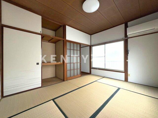 その他部屋・スペース　広くて明るい寝室