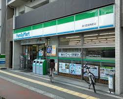 コンビニ　ファミリーマート 淀川区役所前店（コンビニ）まで373m