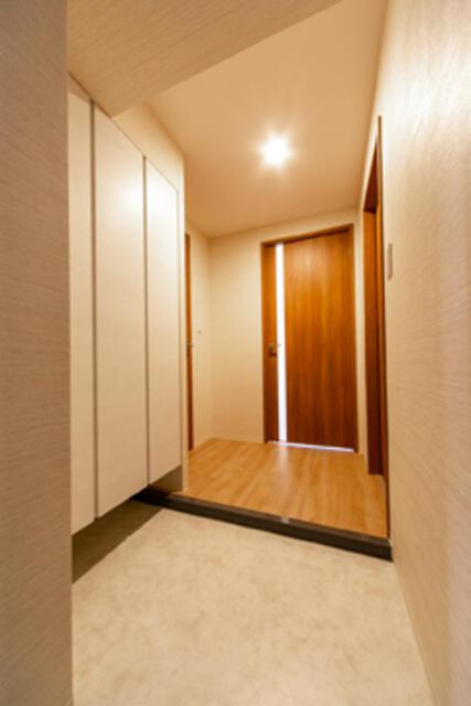 玄関　※写真は同タイプ住戸です。?
