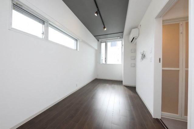 居室・リビング　同タイプ別部屋(床の色が異なる場合がございます。)