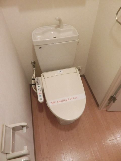 トイレ　洗浄機能付きのトイレです
