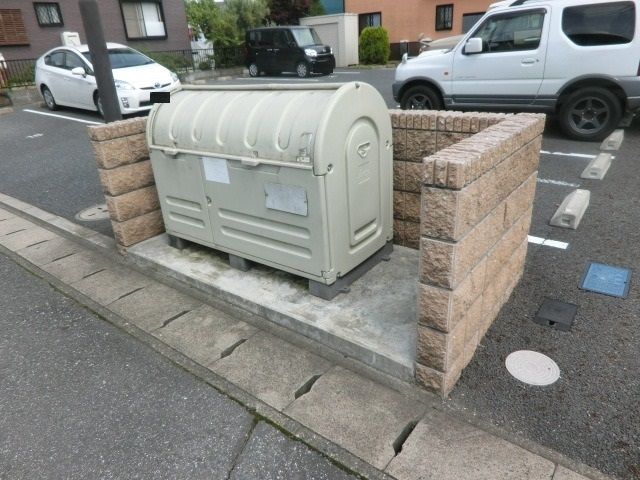 その他共有部分　ごみ捨てはこちらへ