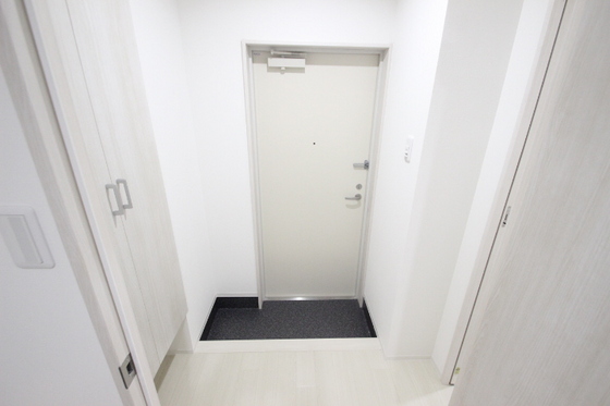 玄関　※別部屋の写真です
