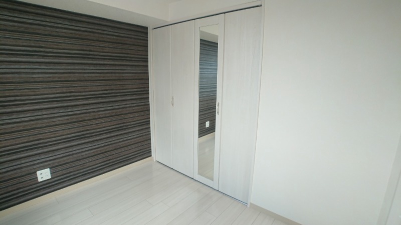 収納　寝室の収納です。部屋がすっきり片付きます。