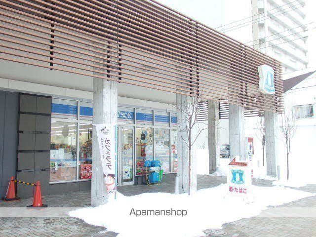 コンビニ　ローソン（コンビニ）まで146m