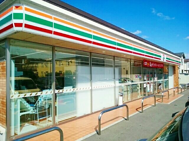 コンビニ　セブンイレブン  小信新田前店（コンビニ）まで450m