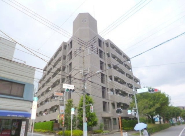 建物外観　鉄骨鉄筋コンクリート造のがっちりとした建物。