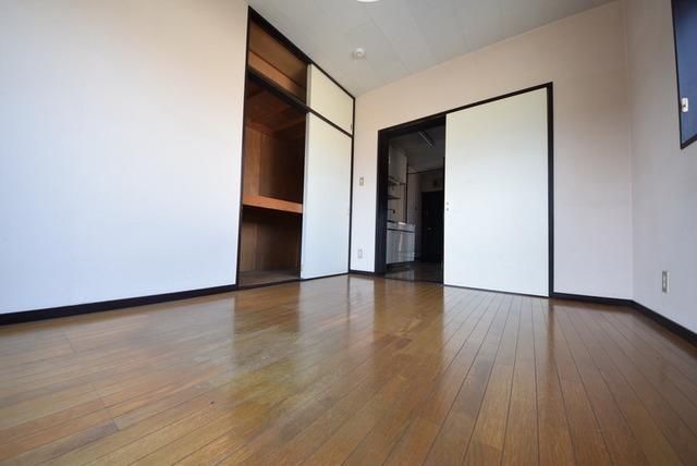 居室・リビング　別角度から見たお部屋です