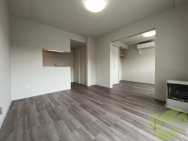 居室・リビング　広くてキレイなお部屋が広がっていて、充実した生活が送れそう。