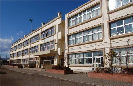 小学校　立川市立西砂小学校（小学校）まで781m