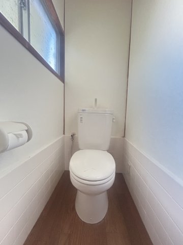 西宮市下大市貸家のトイレ写真