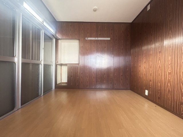 西宮市下大市貸家の居間写真