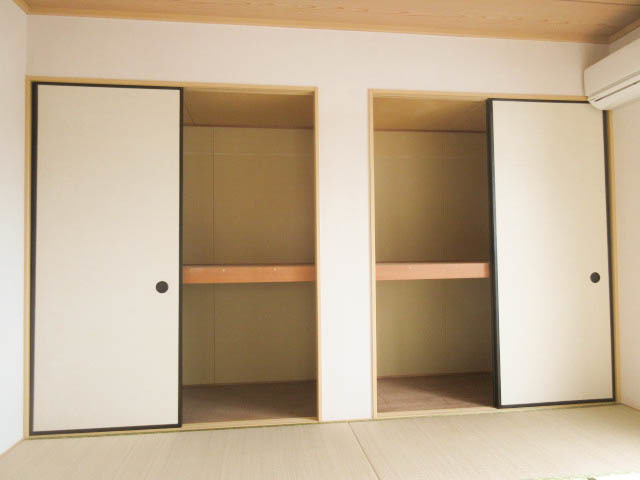 収納　壁面いっぱいの収納