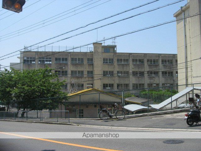 小学校　高槻市立日吉台小学校（小学校）まで410m