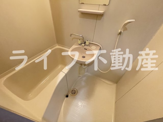 バス・シャワールーム　お風呂です