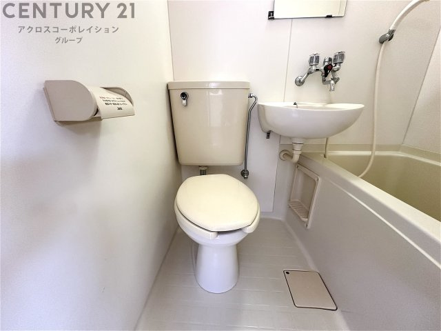 トイレ　ユニットバス内のトイレです♪