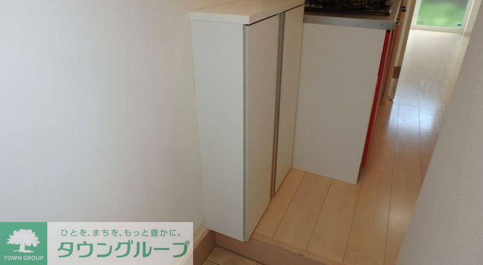 玄関　★収納があるとお部屋をすっきり使えますね★