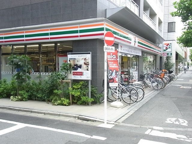 コンビニ　セブンイレブン（コンビニ）まで154m