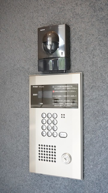 セキュリティ　入り口は安心のオートロック式です♪