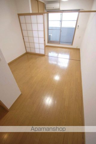 西鉄天神大牟田線 西鉄平尾駅 徒歩3分 15階建 築25年の居間写真