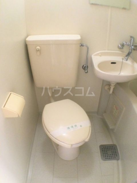 東急東横線 白楽駅 徒歩12分 5階建 築32年のトイレ写真