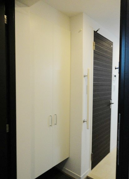 HOUSE PLUS ONEの玄関写真
