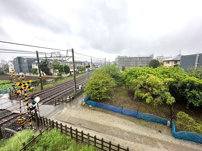眺望　音はしますが、駅に近いです。