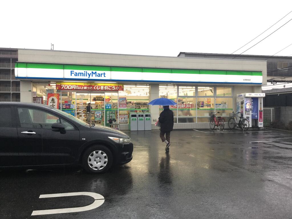 駐車場　コンビニが近くにあります。
