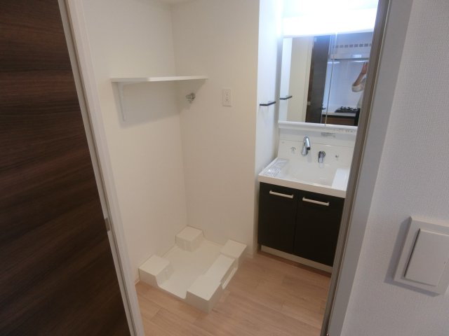 洗面設備　他のお部屋の参考写真となります。