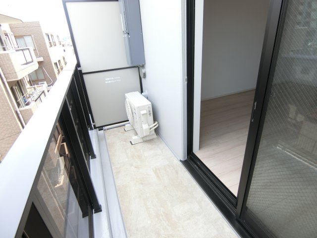 バルコニー　他のお部屋の参考写真となります。