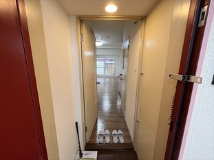 玄関　明るい玄関がお出迎えです☆