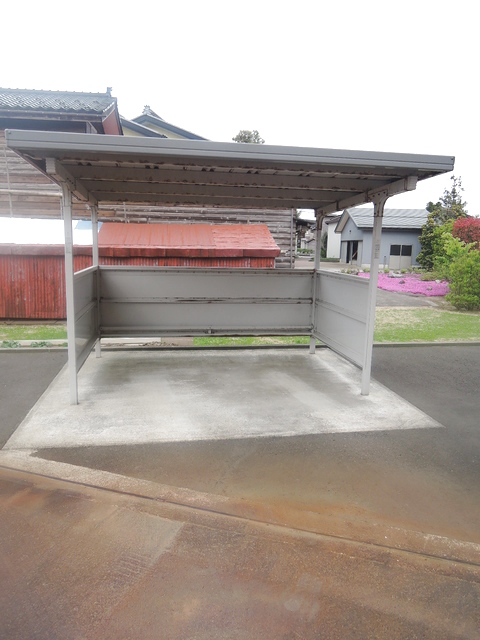 ＪＲ信越本線 直江津駅 2階建 築18年の外観写真