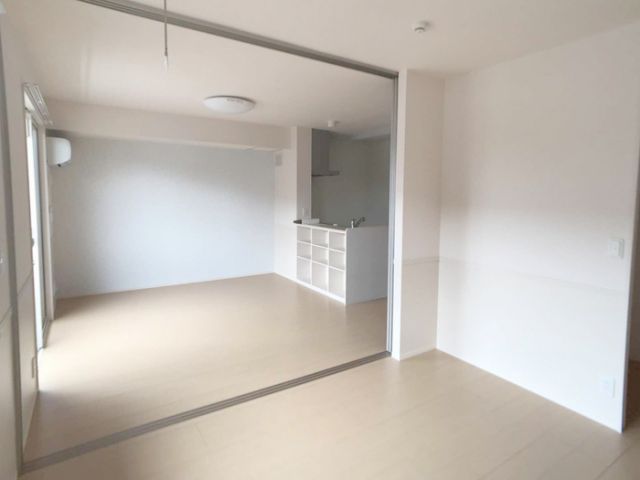 mela casa Bの居間写真