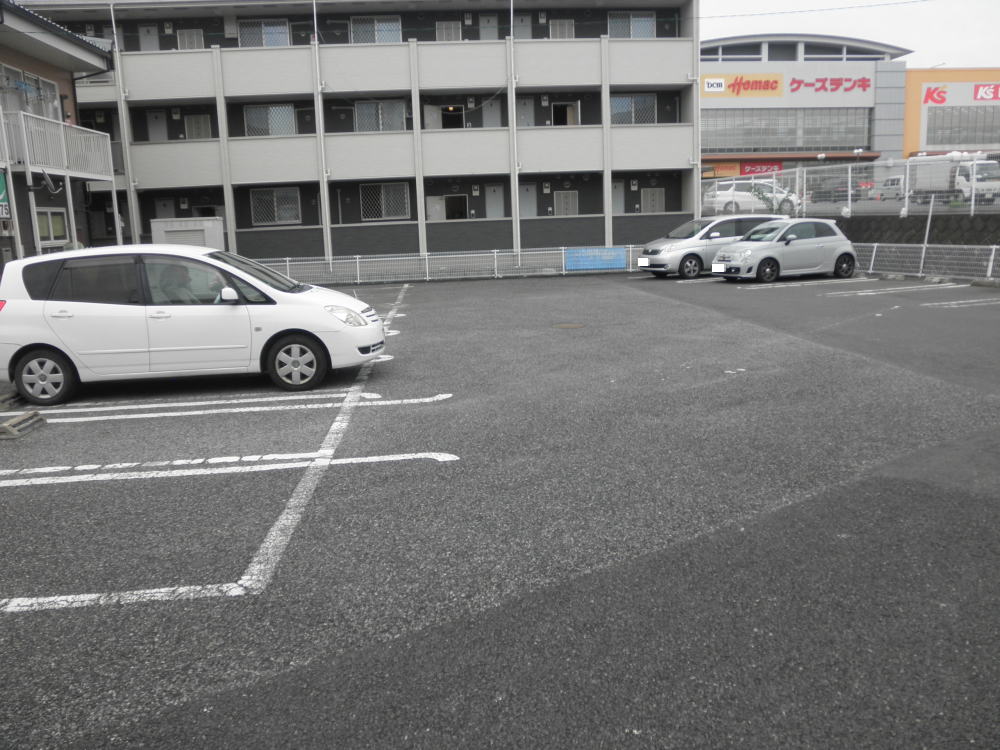 駐車場　駐車場