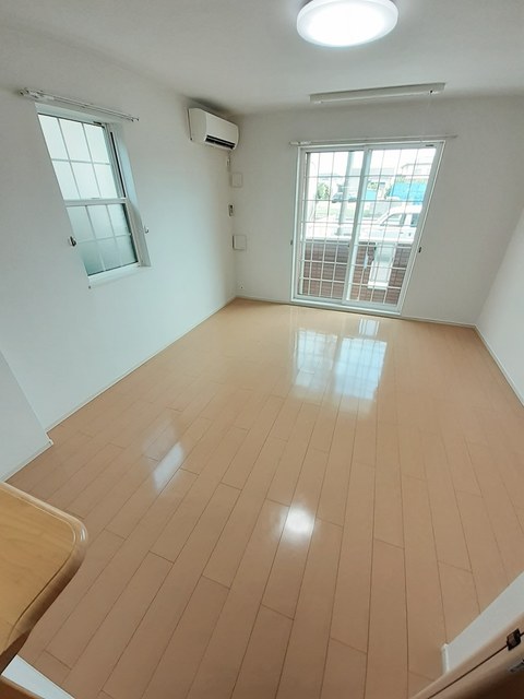 ルポゼ Iの居間写真