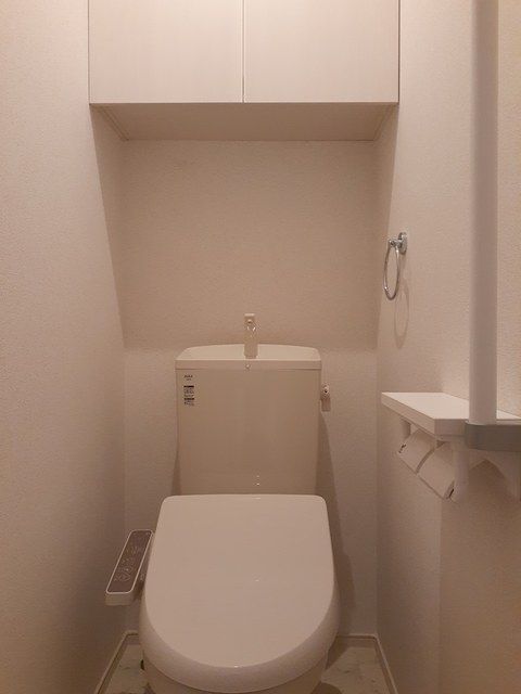 トイレ　※居住中のため別部屋参考です。