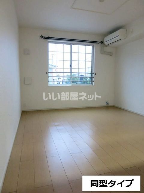 スカイ アメニティーの居間写真