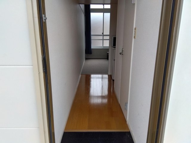 レオパレス志度の玄関写真