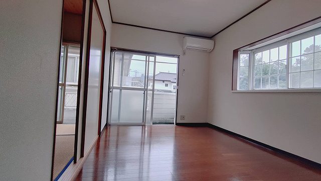 エルヴィーナ新倉Iの居間写真