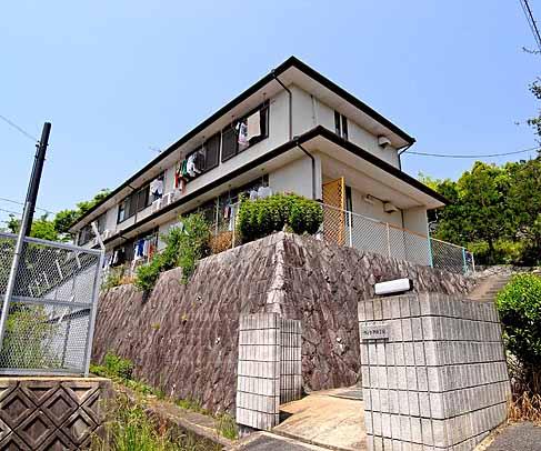 京都市北区大宮薬師山西町のアパートの建物外観