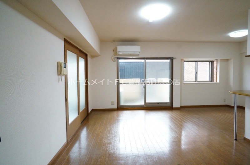 居室・リビング　同型別部屋写真