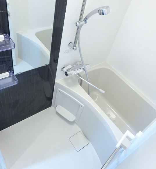 バス・シャワールーム　★ゆったりとできる広さの浴槽★
