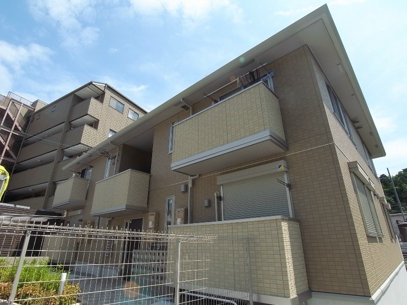 神戸市北区谷上西町のアパートの建物外観