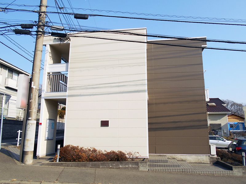 建物外観　便利な宅配ボックスがあります。