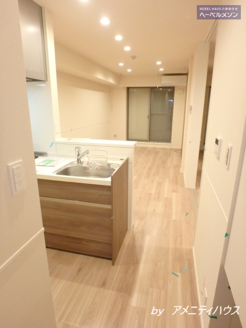 居室・リビング　●カウンタースタイルのリビングスペース。