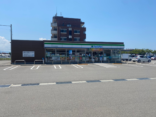 コンビニ　ファミリーマート小松市民病院前店（コンビニ）まで1026m