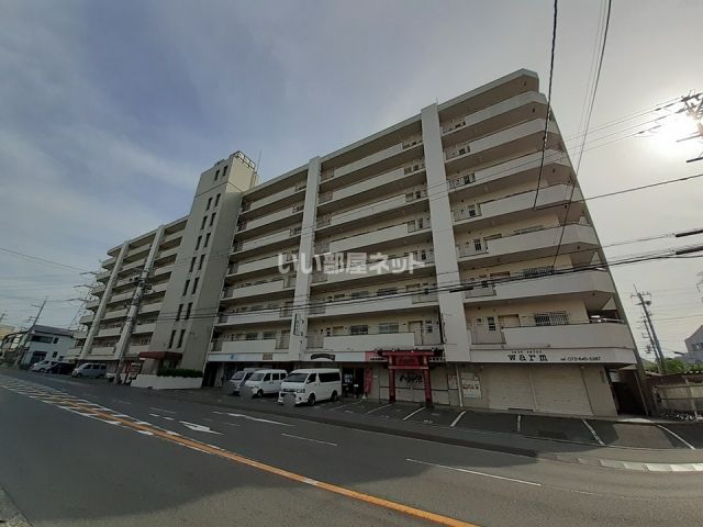 【家具町ハイツの建物外観】